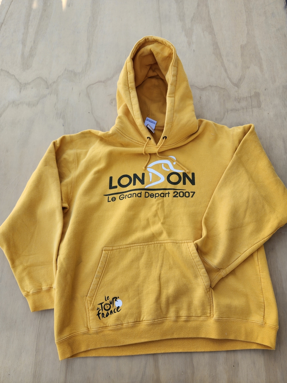 Mustard Yellow Crewneck Hoodie with 'LonDon Le Grand Depart 2007' Graphic Large